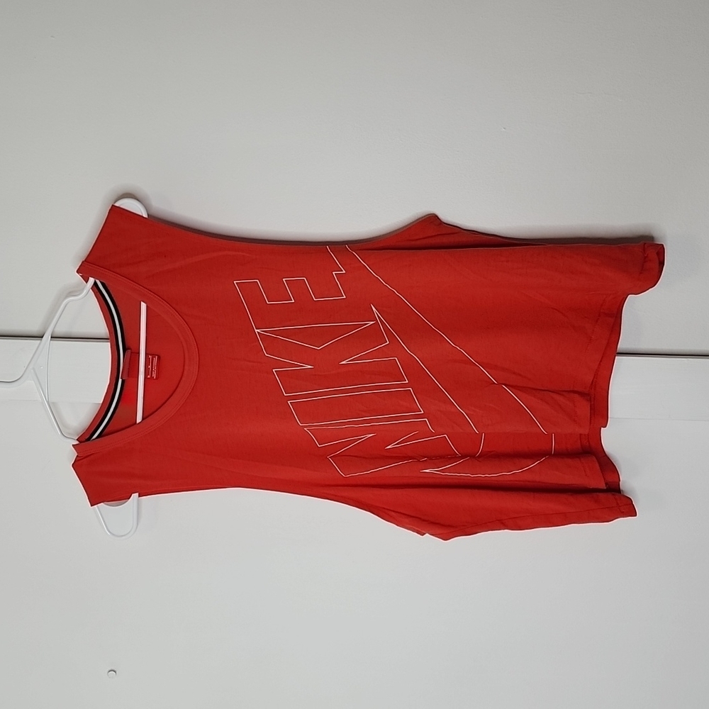 Nike muscle tank top size medium